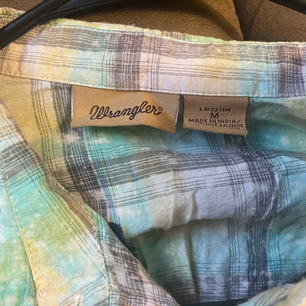 Wrangler Button Down Shirt - Picture 3 of 3